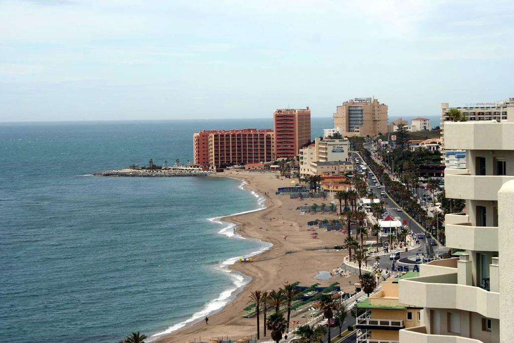 "Vive Benal Beach" Estudios Con Vistas Al Parque Acuatico Benalmadena Luaran gambar